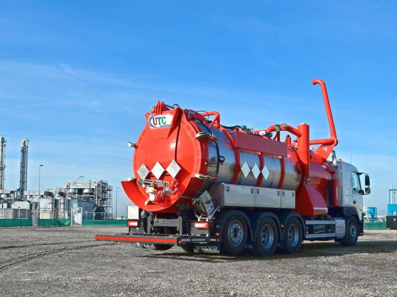 industial-vacuum-truck